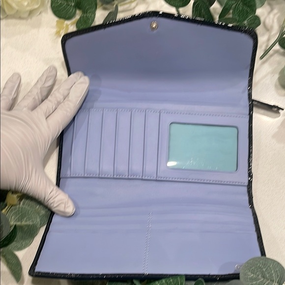 Coach Black Patent Leather Wallet - Picture 4 of 6